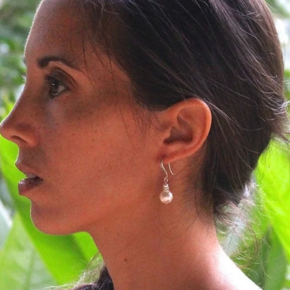 Elegant Silver Pearl Jewelry Set - Picture 5 of 5